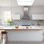 Qué azulejos poner en una cocina blanca mate